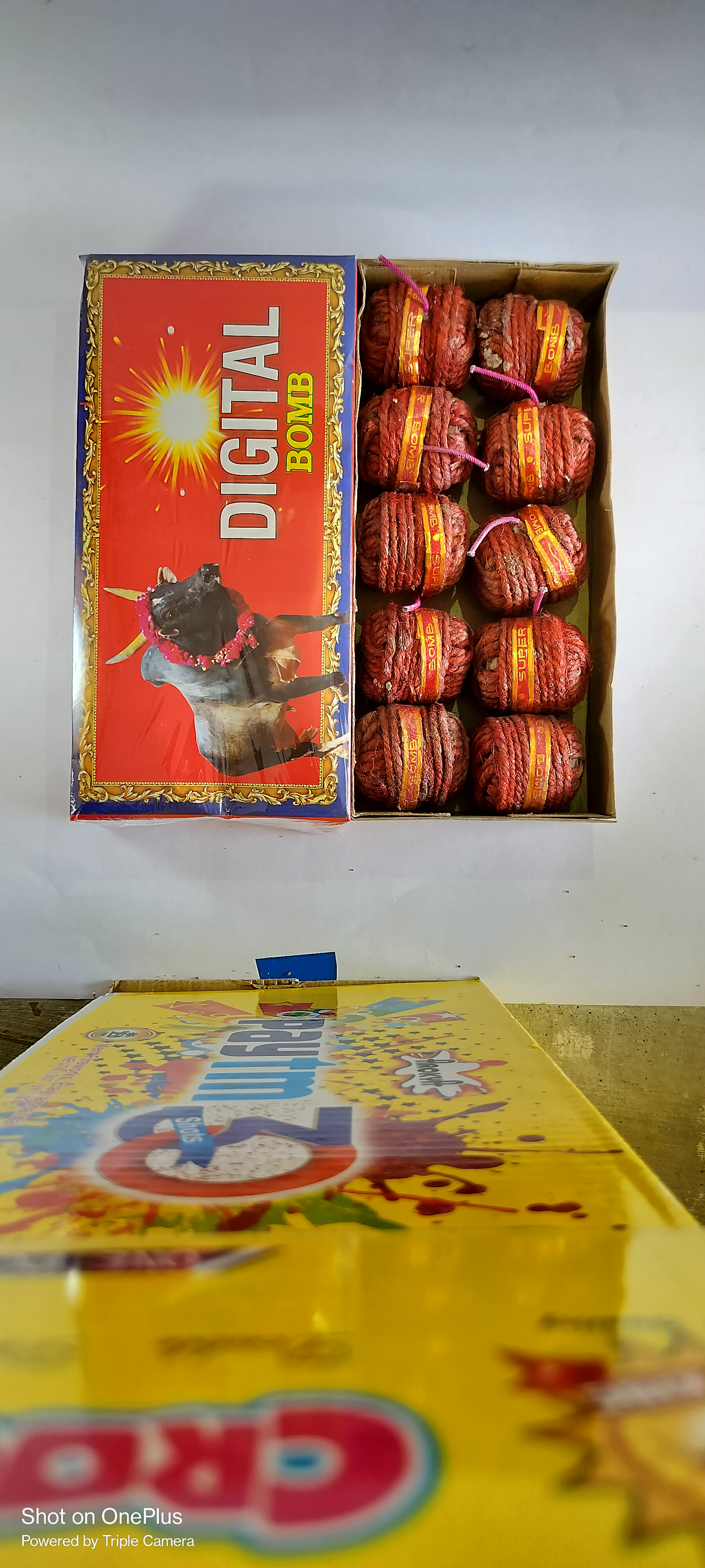  MEGA DELUXE /JUMANJI BOMB